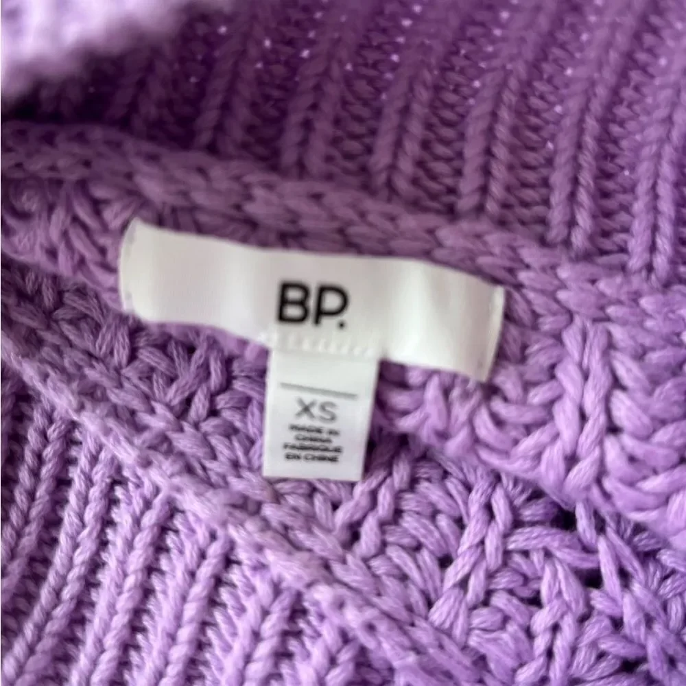 New without tags BP Traveling Stitch Crop Lilac Sweater, size XS
